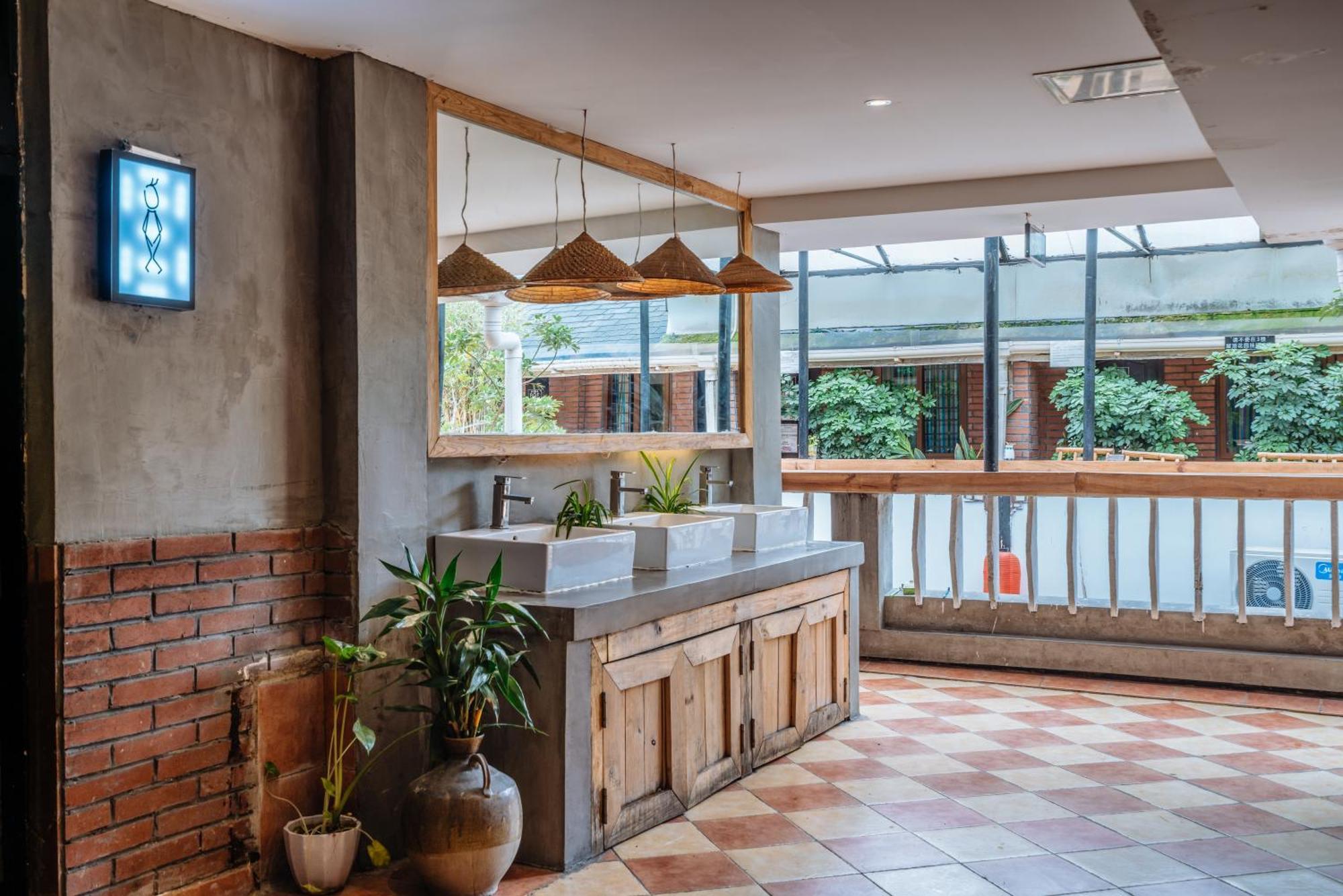 Chengdu Mix Hostel Courtyard Poshpacker Εξωτερικό φωτογραφία